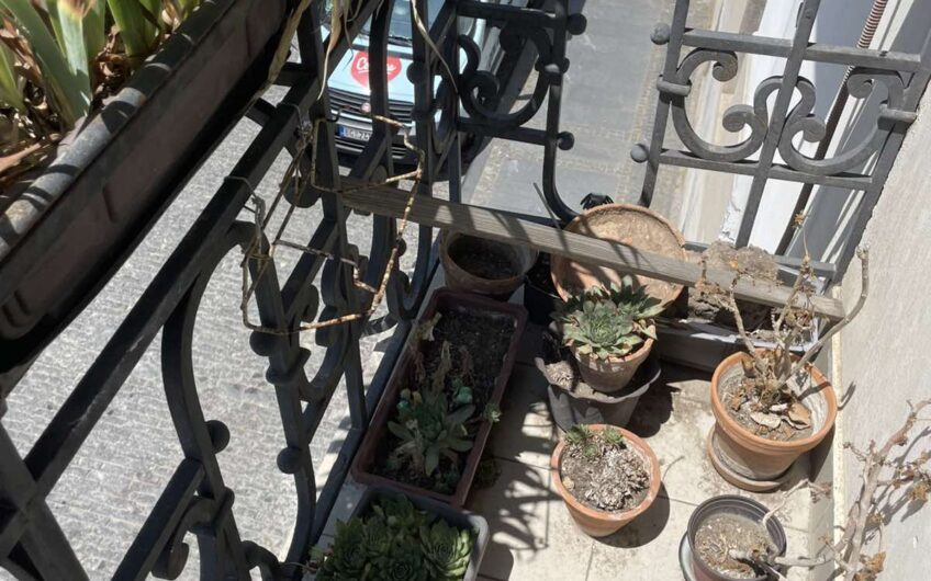 KNEZ MIHAILOVA – SALONAC – 93M2(80)