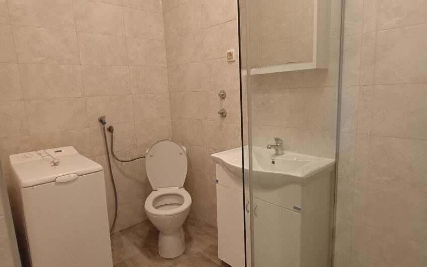 BANJICA – STAN SA DVE SPAVAĆE SOBE – 46m2 – RENOVIRAN