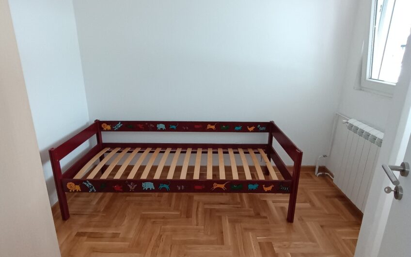 BANJICA – STAN SA DVE SPAVAĆE SOBE – 46m2 – RENOVIRAN
